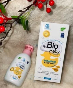 Sữa Tắm Gội Organic QA BIO BABY chai 260ml giảm mẩn ngứa lỗ chân lông, viêm da, Rôm sảy